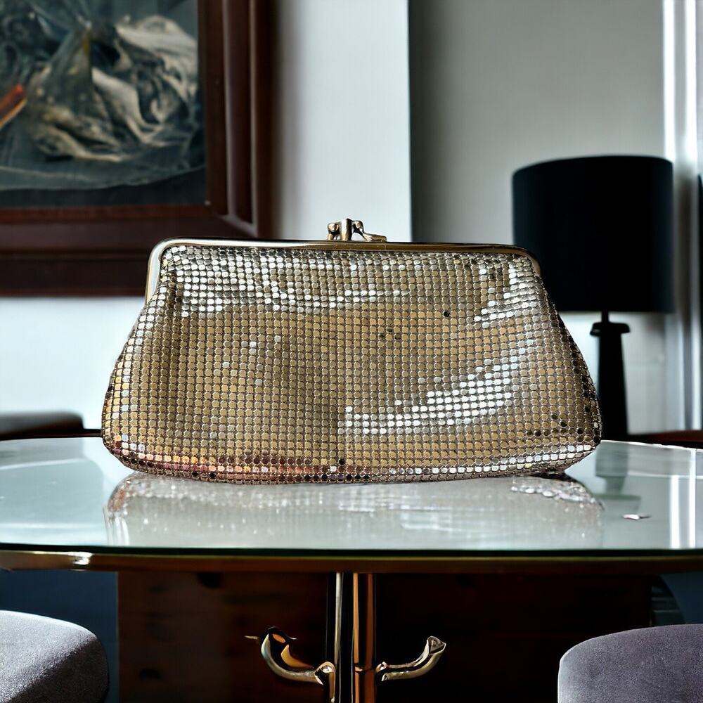 Vintage Lyrella Metal Silver Mesh Evening Clutch Handbag Purse Formal Glam Shiny